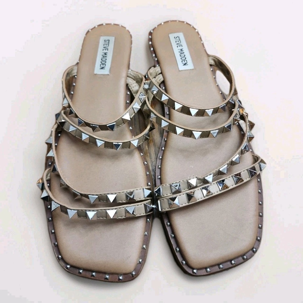 Steve Madden Skyler Tan Nude Pyramid Studded Slip-On Sandals Womens 9.5